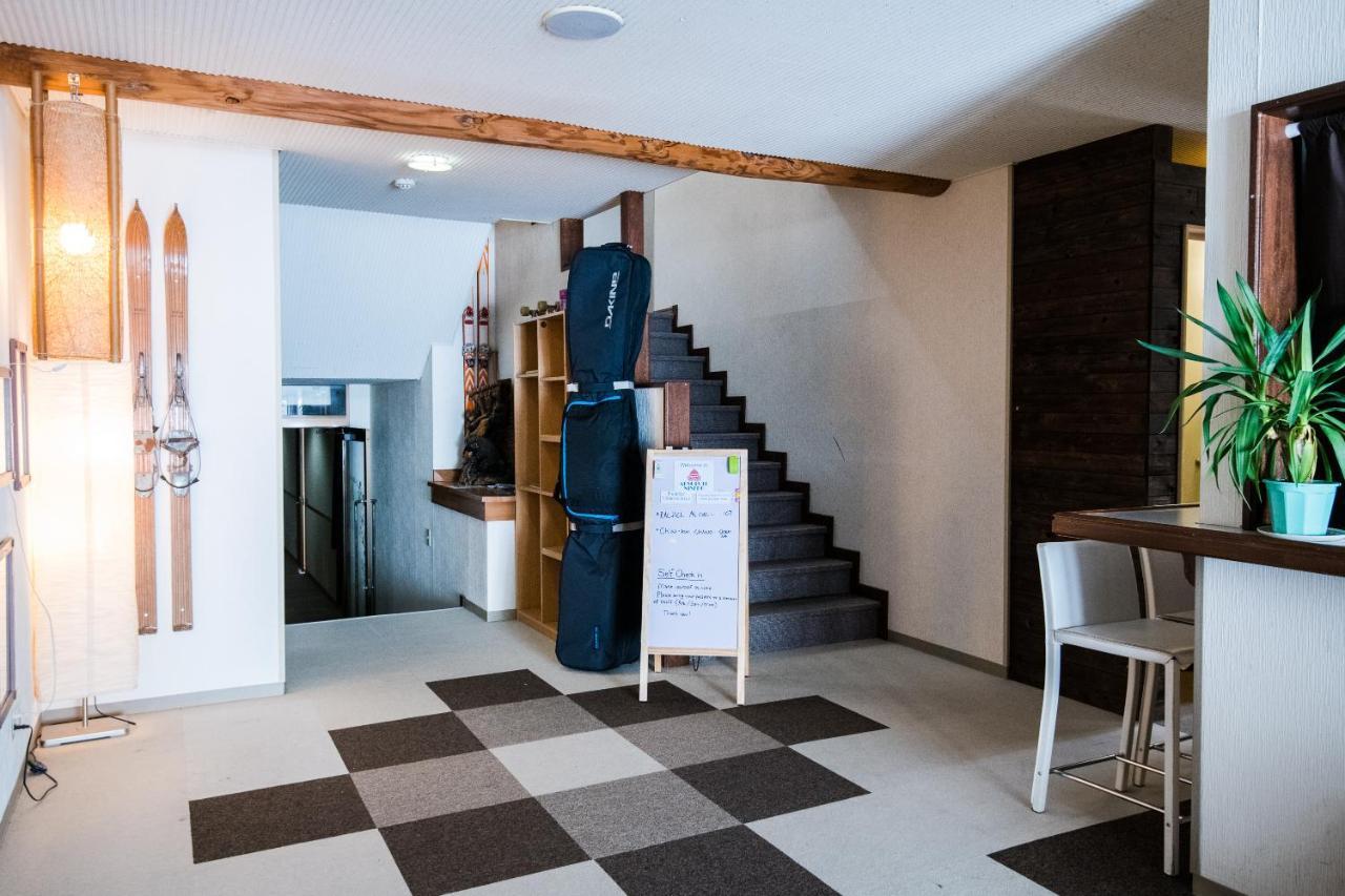 Ōmagari Absolute Niseko Lodge מראה חיצוני תמונה